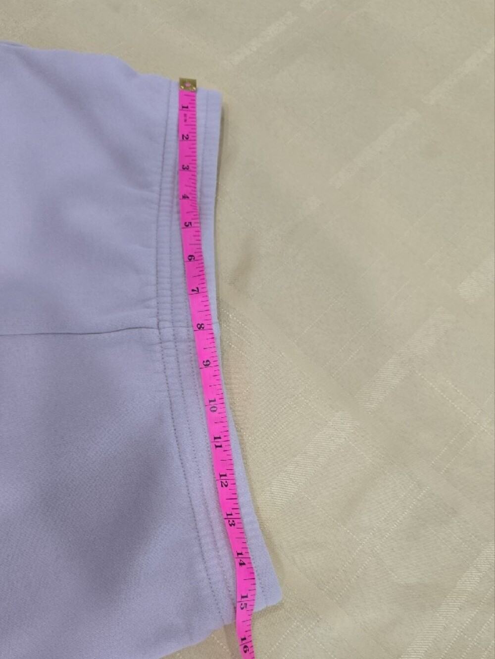 Aritzia Perfect Micro Sweatfleece Shorts - Marcona Beige - M - Picture 7 of 8